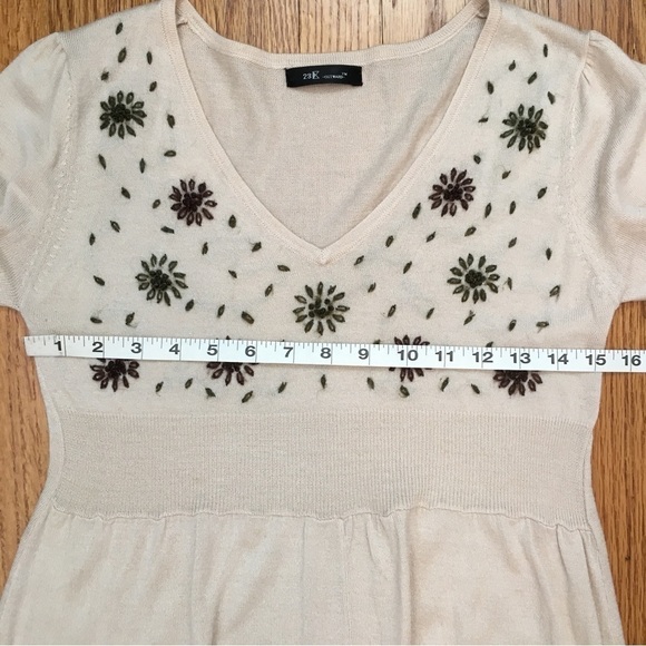 Vintage 23 Outward Cashmere and Wool Blend V-neck Cream Sweater - Picture 7 of 16